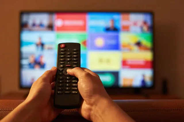 Picking a channel with the remote in the OpenTivi guide